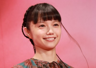 V6岡田＆宮崎あおい結婚報道　ファンは「結婚できる可能性が永遠の0に」（J-CASTニュース）