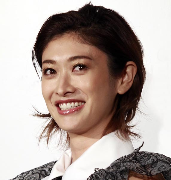 山田優は第4子出産でも辻希美「ママタレ女王」の座を奪えない…アンチの存在がネックに(日刊ゲンダイDIGITAL)