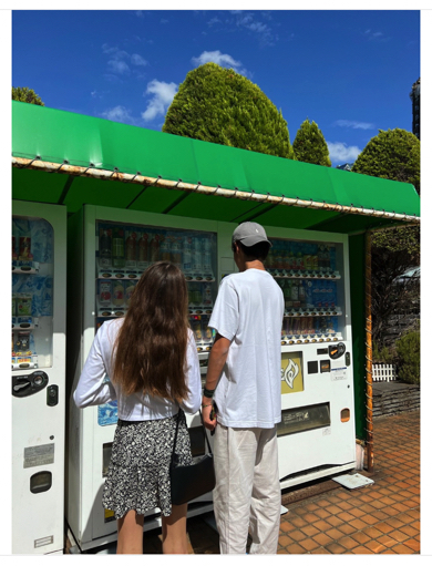 結構目立つな! 中村江里子の15歳長男、181センチのスタイル抜群な姿が驚きのサイズ感(ねとらぼ)