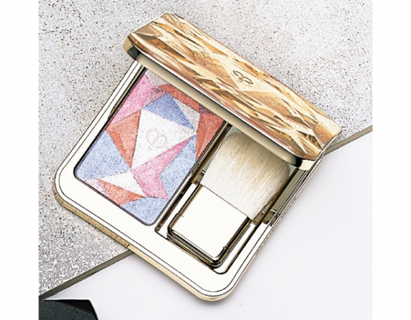 50代清潔感のある肌印象「美容皮膚科医」愛用コスメ6選(Web eclat)