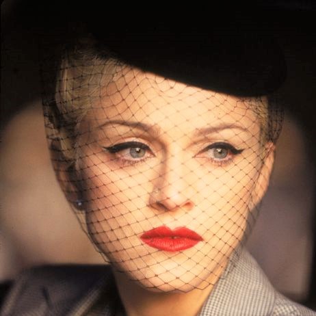 マドンナの波乱万丈人生…「口に入るものは何でも食べた」という下積み時代も(コスモポリタン)