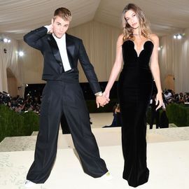 今年はそれぞれ病気を経験…ヘイリー・ビーバー、夫ジャスティンとの結婚生活には「努力が必要」だと語る(Harper’s BAZAAR（ハーパーズ バザー）)