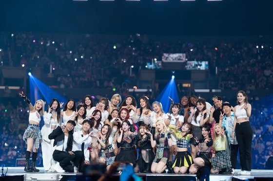 Ｋ－ＰＯＰの合唱、アイドルや群舞…ロサンゼルスが盛り上がった（２）(中央日報日本語版)