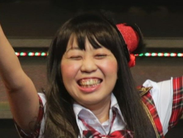 峯岸みなみのものまね芸人が結婚写真を”完全再現”し反響「クオリティ高え笑笑」「衣装すごーい笑笑」(中日スポーツ)