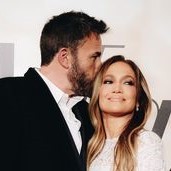 ジュエリーだけで約3億円…ジェニファー・ロペスの豪華すぎるウエディング姿(コスモポリタン)