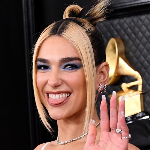 デュア・リパが結婚式に「透け透けの白いドレス」を着用し、ウエディングファッションの常識を覆す！(Harper’s BAZAAR（ハーパーズ バザー）)