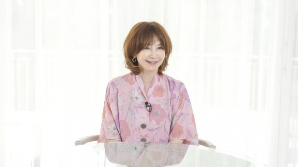 YOUさんの超マイペース美容「潤いを逃したくないから、朝は洗顔致しません!」(MAQUIA ONLINE)