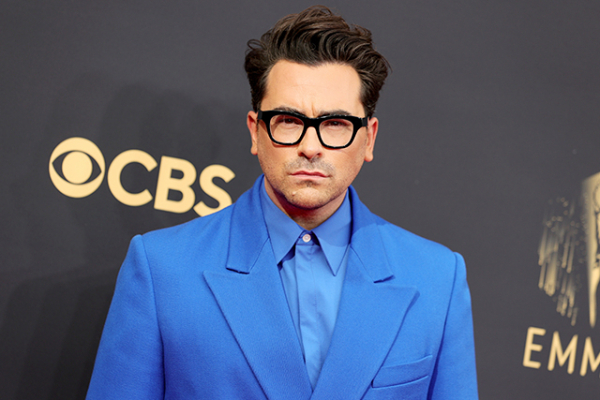 「セックス・エデュケーション」シーズン4に「シッツ・クリーク」ダン・レビ(映画.com)