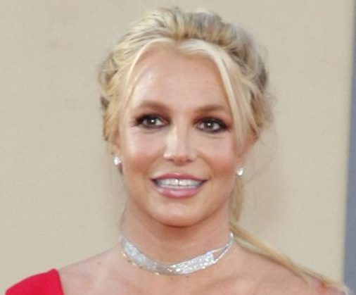 人気歌手、息子2人と半年も会えず。「精神状態が良くなったら」と息子(女子SPA！)