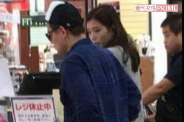 井戸田潤、キャッチしていた再婚相手との「極秘デート」と20代美女との「ホテル密会」(週刊女性PRIME)