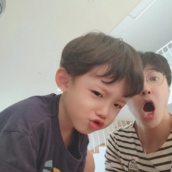 ユン・サンヒョン＆Maybee夫妻の息子、子役と言っても信じちゃうイケメンぶり(朝鮮日報日本語版)