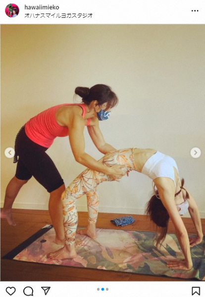 元「花田美恵子」Mieko　ブラトップヨガウエアでバキバキ美腹筋　「スタイルいい」「綺麗」の声(スポニチアネックス)
