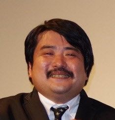 空気階段・鈴木もぐらが結婚4周年を報告 妻の顔隠すモザイクに「隠し方のクセはすごい」とコメントも(中日スポーツ)