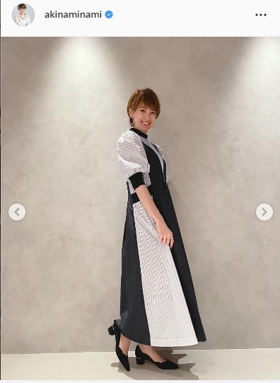 南明奈が黒基調おしゃれワンピ全身ショット公開　笑顔でポーズ、ピアスや指のリングなども披露(日刊スポーツ)