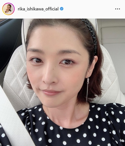 石川梨華、インスタ100投稿目記念を自撮りで報告「めっちゃ久しぶりにメイクしたの」(日刊スポーツ)