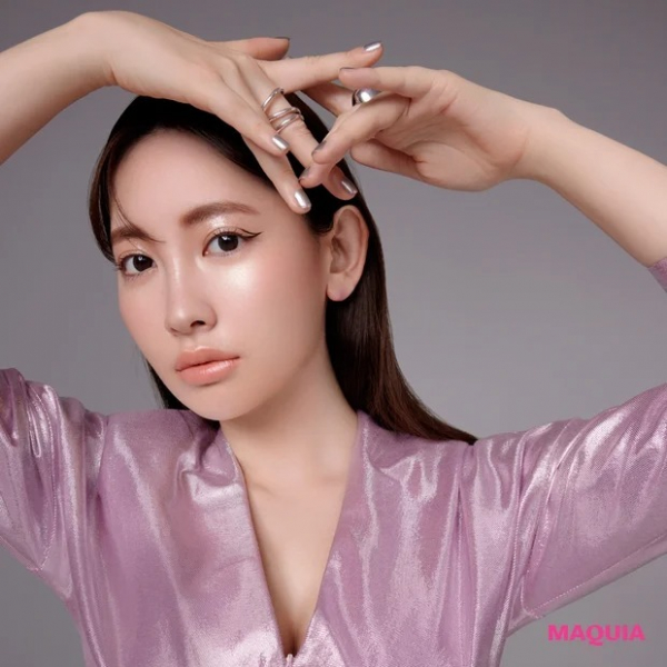 【小嶋陽菜さん】「最近は素肌っぽさ重視でミニマム傾向」。ベースメイクのこだわり&愛用アイテム公開!(MAQUIA ONLINE)