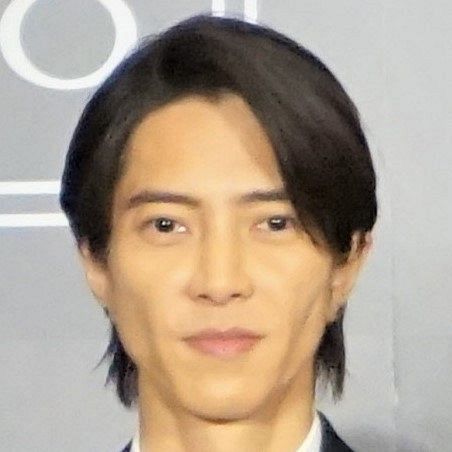 山下智久“チートデイ”の朝にドーナツ頬張りウインク 「いちいちカッコいい！」「癒やされました」(中日スポーツ)