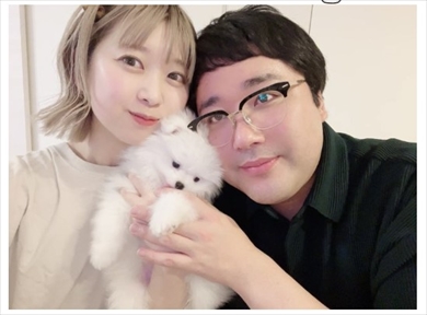 いとくとら、夫・マヂカルラブリー村上と新婚ショット　夫婦の日常も明かす「漫才中は激しくツッコんでいますが……」(ねとらぼ)