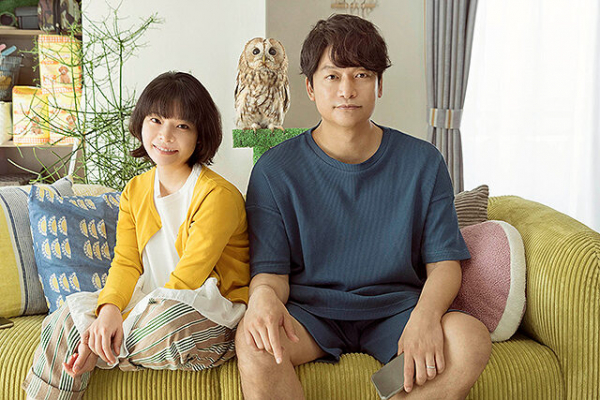 結婚や夫婦生活に関する“あるある”が満載の『犬も食わねどチャーリーは笑う』　ユニークなビートルズ秘話『ミーティング・ザ・ビートルズ・イン・インド』【映画コラム】(エンタメOVO)