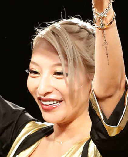 加藤紗里、肩だしのセクシーショットをアップ「かわいい服を着て歩けるなんて幸せでした」(日刊スポーツ)