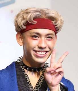 ｐｅｃｏと離婚したｒｙｕｃｈｅｌｌ、脇見せポーズで誕生日２９日に発表を予告「ぜひお楽しみに」(スポーツ報知)