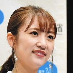 高橋みなみが峯岸みなみ、小嶋陽菜との「ノースリーブス」3ショットを公開「来年結成15周年です」(中日スポーツ)