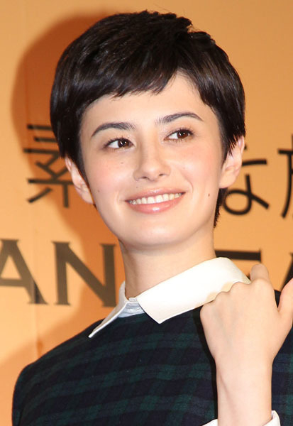 ホラン千秋と新井恵理那は局アナ試験“全落ち”…タレント→キャスター“逆パターン”の強み(日刊ゲンダイDIGITAL)