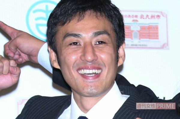 ロバート山本博が“1億円豪邸”を購入していた！ 『奥さん大好き芸人』が受けていた義父からの支援(週刊女性PRIME)