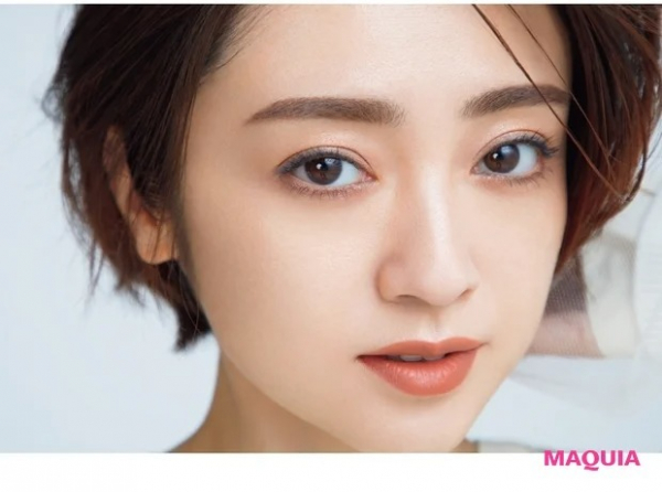 【安達祐実さん】ポーチの中身も公開！ 本音で選んだ「推しリップ＆ネイル」を拝見(MAQUIA　ONLINE)