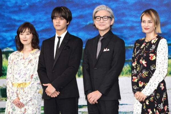 吉岡秀隆、16年ぶりのDr.コトー役は「自問自答の日々」　妻役の柴咲コウは「ずっと変わらない。観音様みたい」(エンタメOVO)