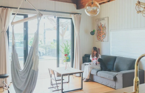 【20代で家を買う】夫婦で地元Uターン！ 住宅＆土地購入代約900万円・リノベ代約1700万円(MORE)