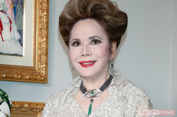 デヴィ夫人が実践する美対策がスゴい！肌老化を防ぐ洗顔方法と「1日5回の歯磨き」(週刊女性PRIME)