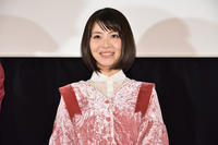 浜辺美波、賭け狂う変顔芸で新境地開拓!?撮影中は「モニター見ない」（cinemacafe.net）