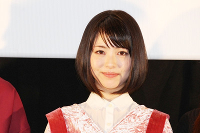 浜辺美波、ハイテンション“顔芸”に全力投球！主演「賭ケグルイ」で女優魂見せる（映画.com）