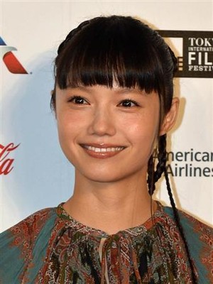 岡田准一と“駆け込み婚”の宮崎あおい、口の堅さ求められる（夕刊フジ）