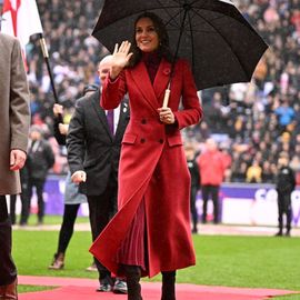 キャサリン皇太子妃、エレガントな「赤のワントーンコーデ」でラグビーリーグ・W杯を応援！(Harper’s BAZAAR（ハーパーズ バザー）)
