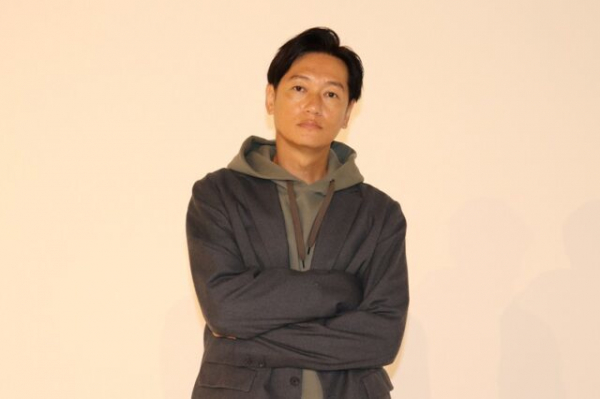 井浦新「このまま恭兵さんを独り占めしたい」憧れの柴田恭兵と初共演！「連続ドラマW　両刃の斧」【インタビュー】(エンタメOVO)