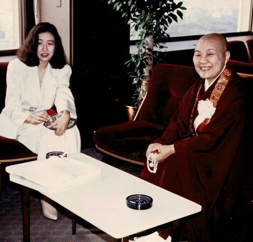 【インタビュー】作家・井上荒野が語る…”父譲りの嘘つき”が作家となり、父・井上光晴と瀬戸内寂聴との不倫を小説に描くまで(現代ビジネス)