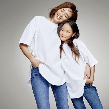 サランちゃん、ママSHIHOの身長に追いつく勢いで「成長中」(WoW!Korea)