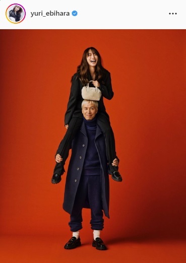 蛯原友里、夫ILMARIとの肩車ショット　仲良しぶりに「幸せそう」「理想の夫婦」(日刊スポーツ)