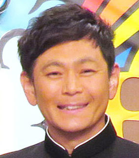 ココリコ遠藤章造「この世界に入って30年。ずーっと一緒」の山本圭壱を笑顔の２ショットで祝福(日刊スポーツ)