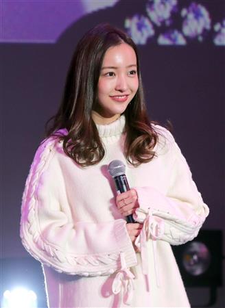 板野友美が妊娠発表！「私、母になりました」　夫はヤクルト・高橋圭二投手(サンケイスポーツ)