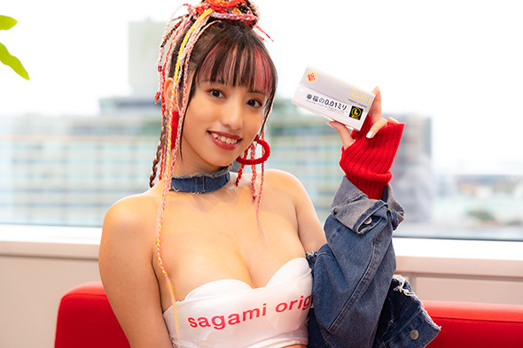 「サガミオリジナル」14代目宣伝大使に高梨瑞樹が就任　「セーフセックスの重要性をしっかりと広めたい」(ねとらぼ)