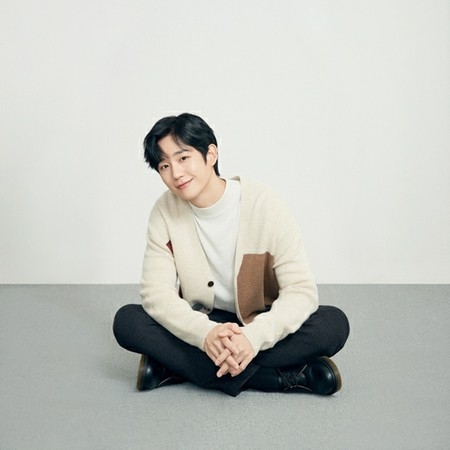 “第1号俳優”チョン・ヘイン、FNCエンターテインメントと3度目の契約(WoW!Korea)