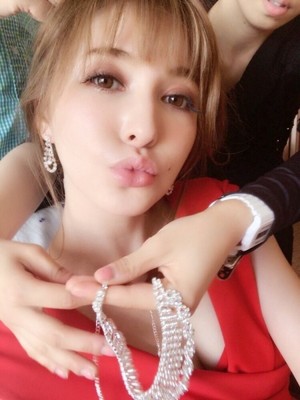 敏腕社長やママにまで…あの美女たちは今？（リアルライブ）