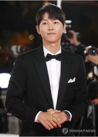 ［韓流］ソン・ジュンギが英国人女性と熱愛か　所属事務所は交際事実のみ認める(聯合ニュース)