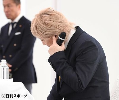 肝炎、難聴、満身創痍の状態／小室引退決断の真相３（日刊スポーツ）