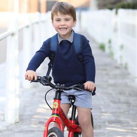 ルイ王子はただいま「バランスバイク」に夢中！　母キャサリン妃は追いかけるのに必死と語る(Harper’s BAZAAR（ハーパーズ バザー）)