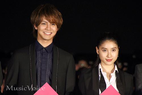 土屋太鳳と片寄涼太が結婚、第一子妊娠も　約5年前の舞台挨拶では優しく寄り添う姿も(MusicVoice)