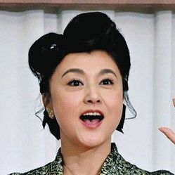 片岡愛之助と結婚の”梨園の妻”藤原紀香「我が家のお正月」紹介「関西ではお馴染み、白味噌のお雑煮」(中日スポーツ)